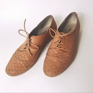 TROTTERS Lila Camel Oxford Loafers Sz 10m